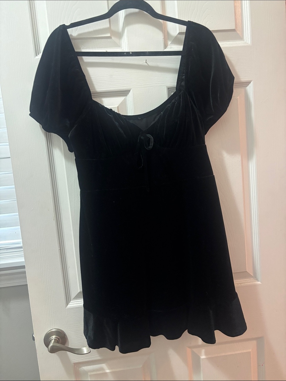 Black Velvet Short Dress with Puff Sleeves
